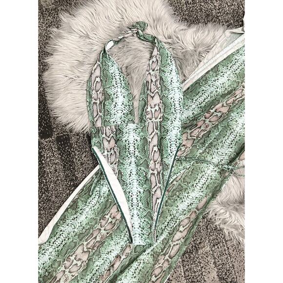 Green Faux Snakeskin One Piece Swimsuit With Coverup Size Small - Picture 2 of 4